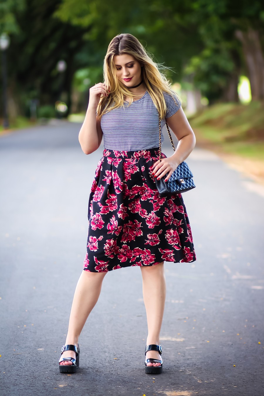 Look Do Dia Saia Midi Floral Camiseta Listrada Niina Secrets